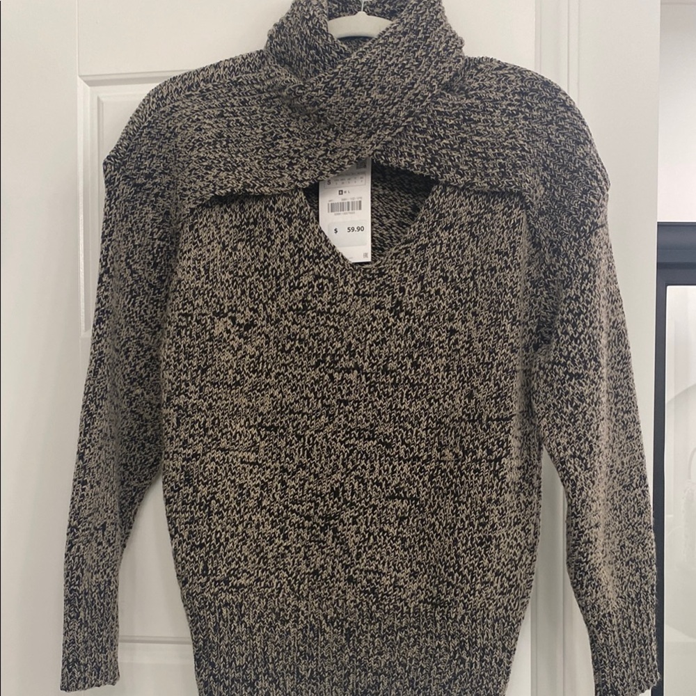 Cozy Knit Sweater in Black and White